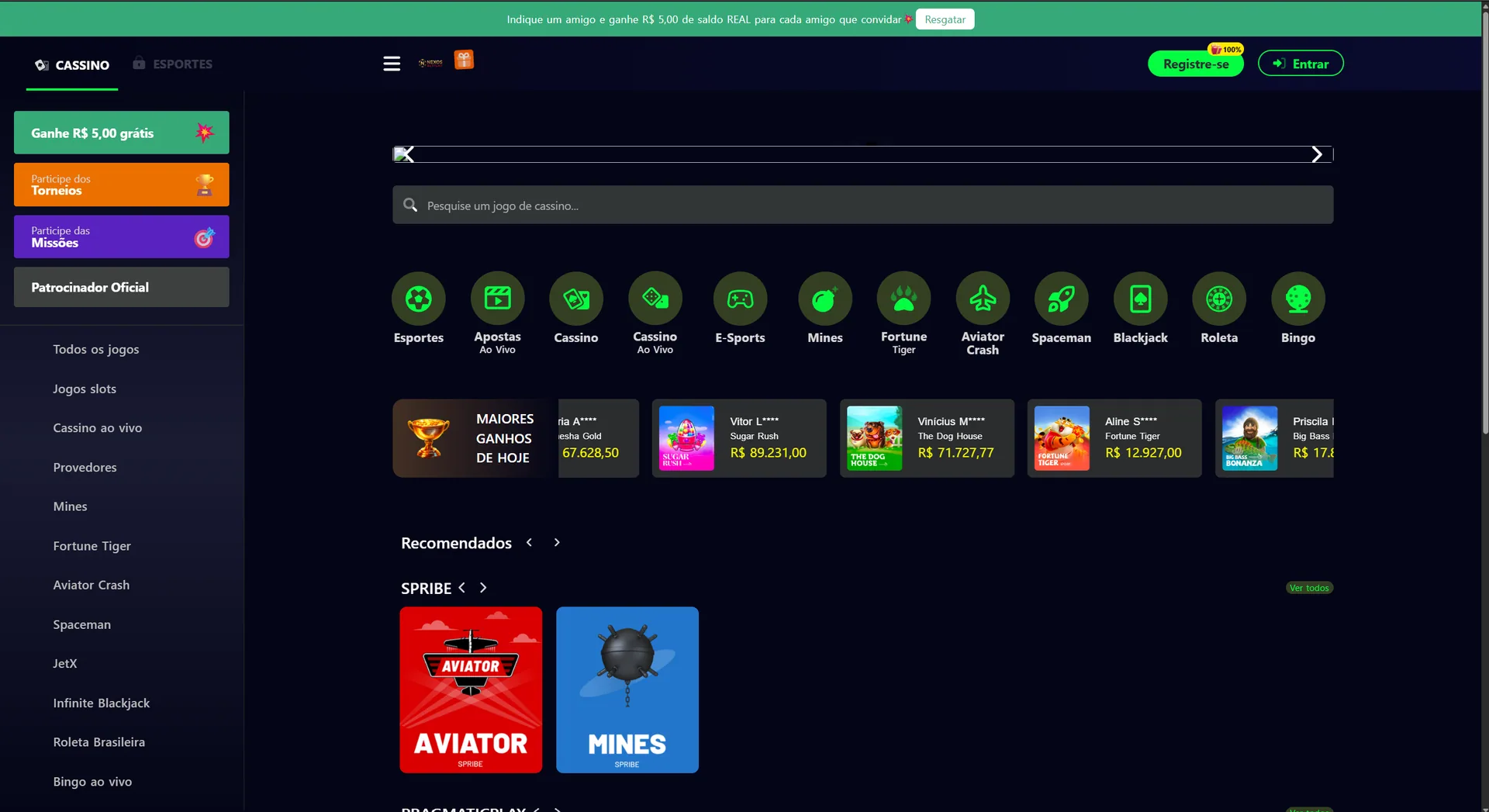 Interface desktop de cassino azul escuro e verde com categorias e busca de jogos